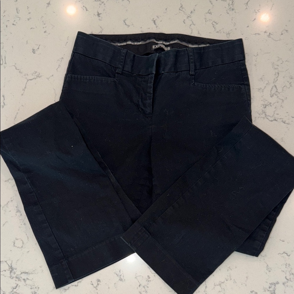 Express Women’s Black Straight-Leg Pant